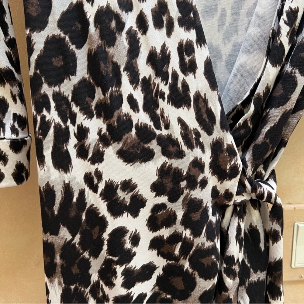 DVF Leopard Print Wrap Dress - Picture 3 of 4